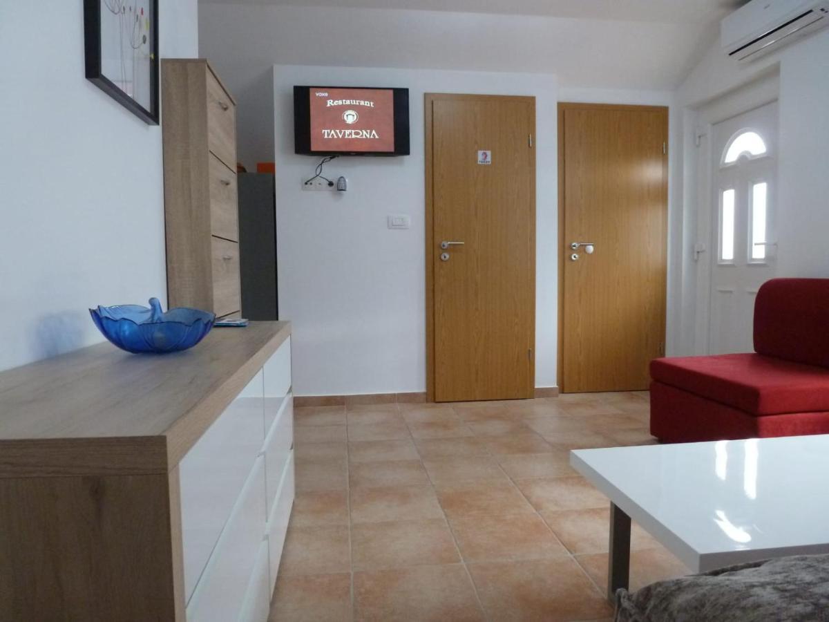 Apartmani Veronika Nin Exterior photo